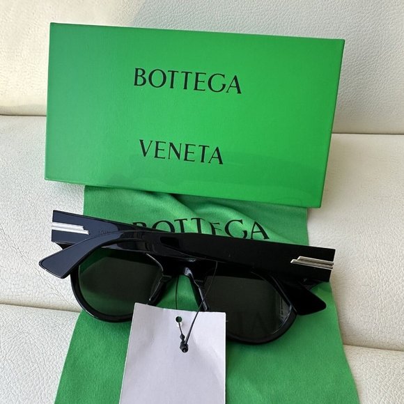 NEW BOTTEGA Veneta Cat-Eye Sunglasses Black Gold-tone Detail Transparent main image 9